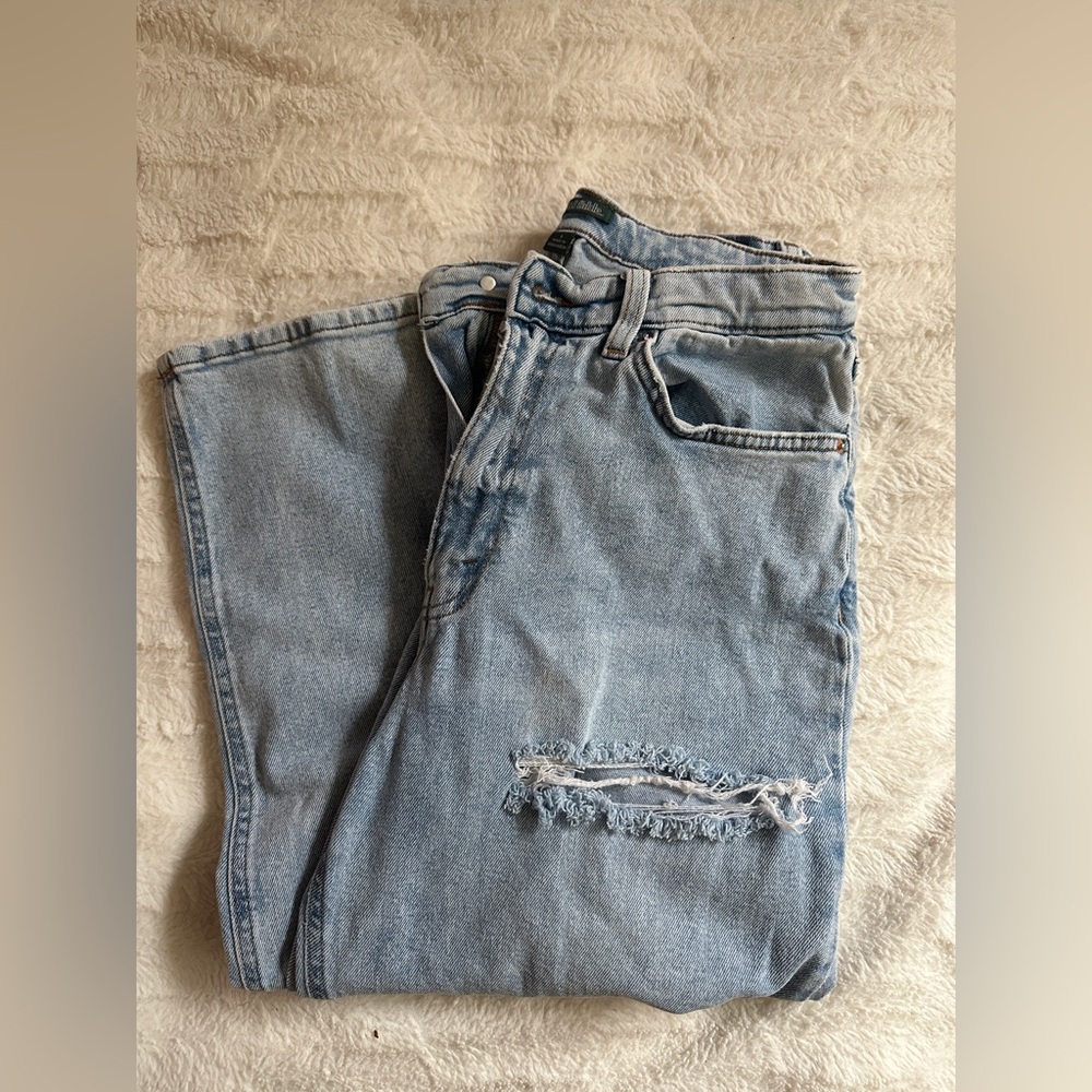 Wild Fable Light Blue Distressed Women’s Jeans